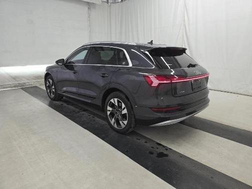 2022 Audi e-tron Premium