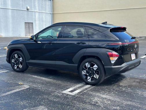 Abyss Black Pearl 2024 Hyundai KONA SEL
