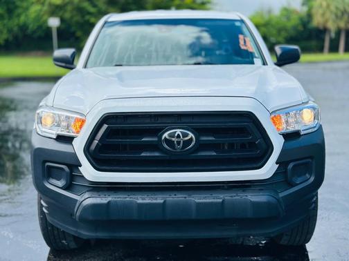 2022 Toyota Tacoma SR