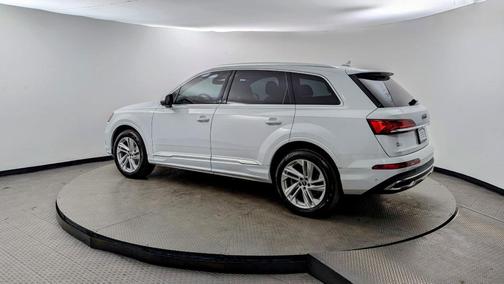 2022 Audi Q7 55 Premium Plus