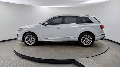 2022 Audi Q7 55 Premium Plus