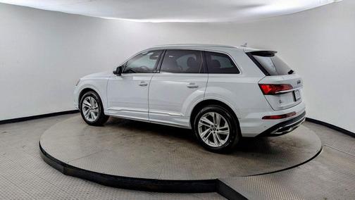 2022 Audi Q7 55 Premium Plus