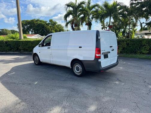 2016 Mercedes-Benz Metris Base