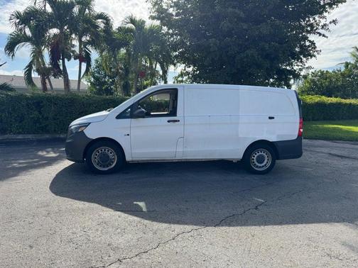 2016 Mercedes-Benz Metris Base