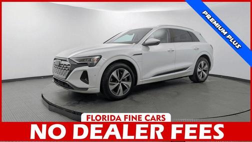 Glacier White Metallic 2024 Audi Q8 e-tron Premium