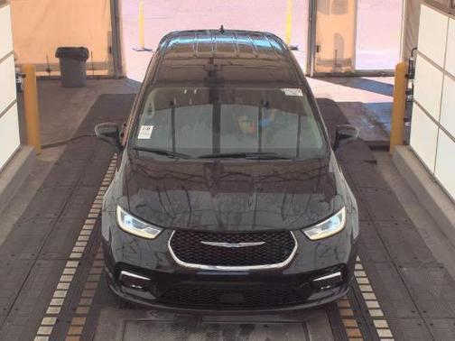 2023 Chrysler Pacifica Touring-L