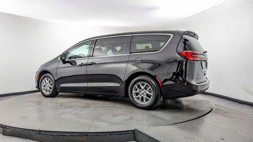 2023 Chrysler Pacifica Touring-L