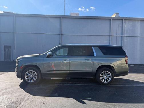 2023 Chevrolet Suburban Premier