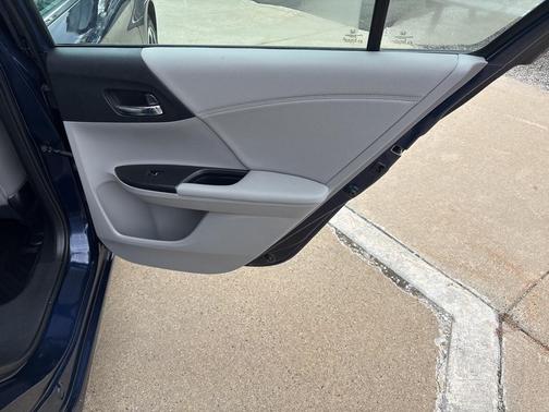 2017 Honda Accord EX-L w/Navigation & Honda Sensing