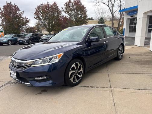 2017 Honda Accord EX-L w/Navigation & Honda Sensing