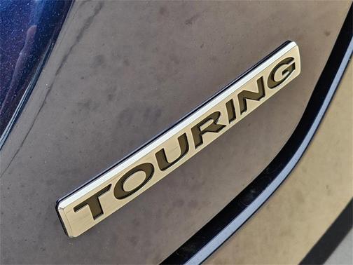 2025 Honda Pilot Touring 8-Passenger
