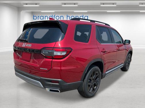 2025 Honda Pilot Touring 8-Passenger