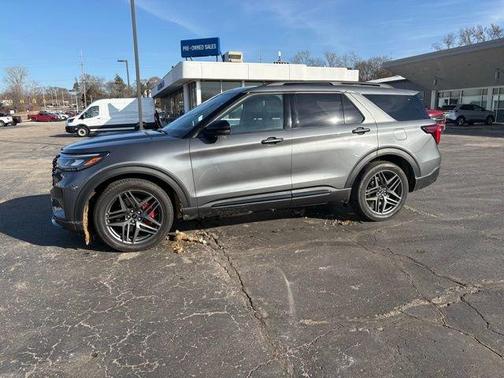 2025 Ford Explorer ST
