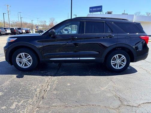 Black Metallic 2023 Ford Explorer XLT