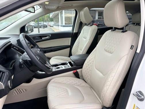 Star White 2023 Ford Edge Titanium