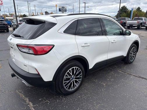 2022 Ford Escape PHEV Titanium