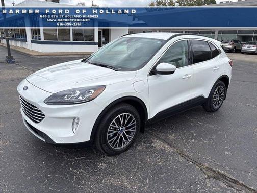 2022 Ford Escape PHEV Titanium