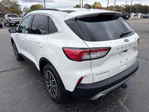 2022 Ford Escape PHEV Titanium