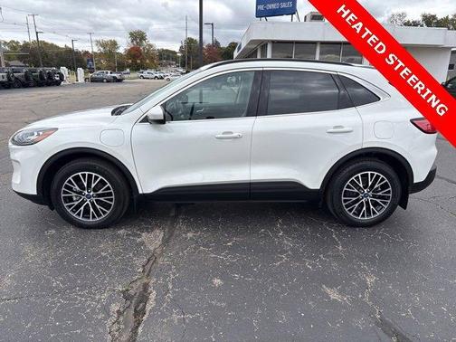 2022 Ford Escape PHEV Titanium