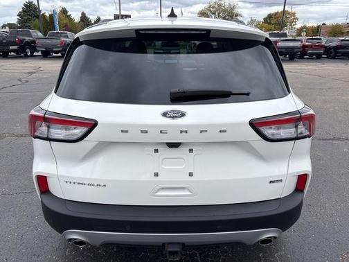 2022 Ford Escape PHEV Titanium