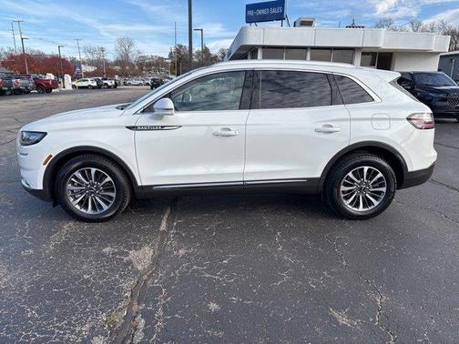 2022 Lincoln Nautilus Reserve