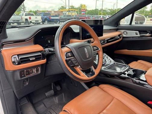 2023 Lincoln Nautilus Black Label