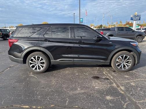 2022 Ford Explorer ST-Line