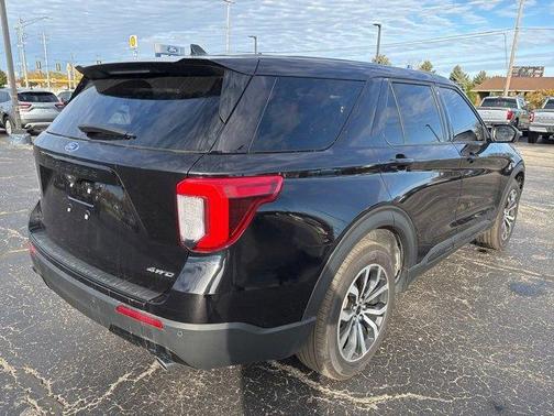 2022 Ford Explorer ST-Line
