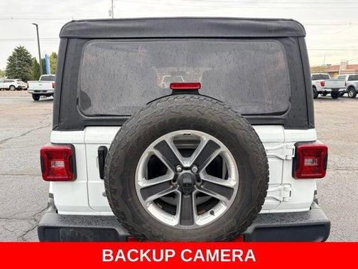 Bright White Clearcoat 2019 Jeep Wrangler Unlimited Sahara
