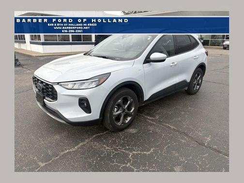 Space Silver 2025 Ford Escape ST-Line Select