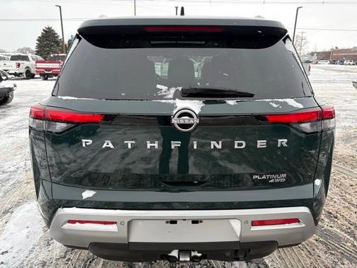 2023 Nissan Pathfinder Platinum
