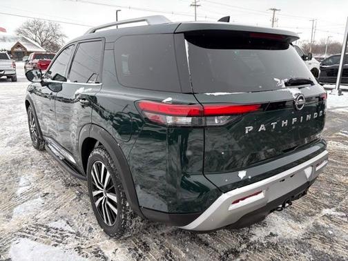 2023 Nissan Pathfinder Platinum