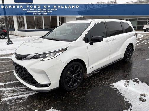 2021 Toyota Sienna XSE 7 Passenger