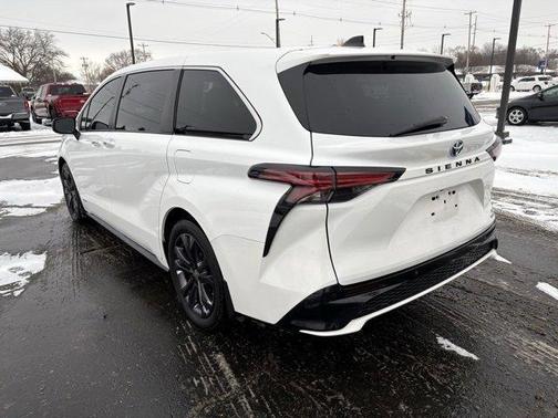 2021 Toyota Sienna XSE 7 Passenger