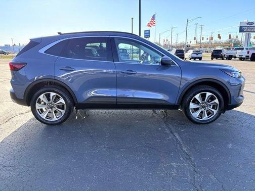 2025 Ford Escape Platinum