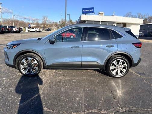 2025 Ford Escape Platinum