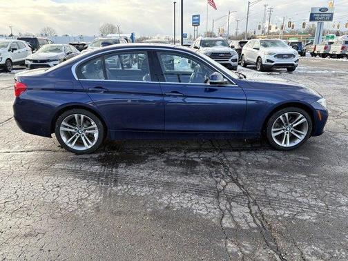 2018 BMW 330 i xDrive