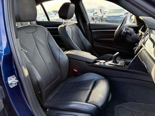 2018 BMW 330 i xDrive