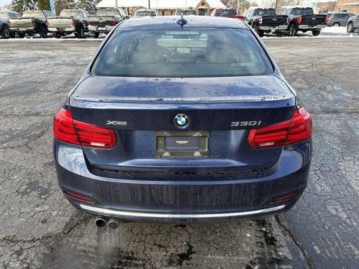 2018 BMW 330 i xDrive