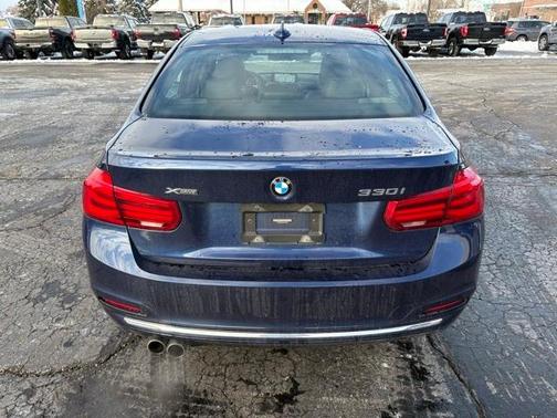 2018 BMW 330 i xDrive