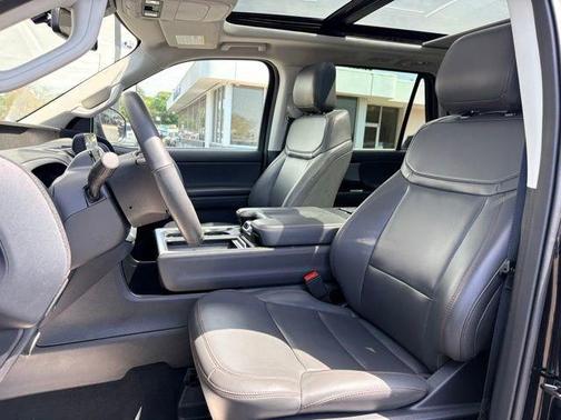 Agate Black Metallic 2025 Ford Expedition Active