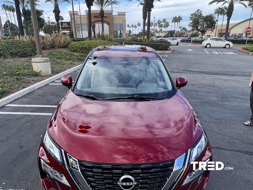 Photo 3 of 28 of 2022 Nissan Rogue SV