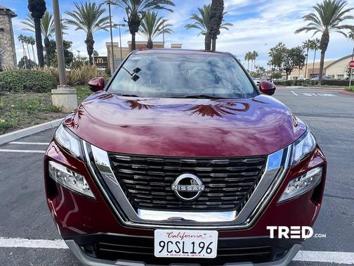 Photo 1 of 28 of 2022 Nissan Rogue SV