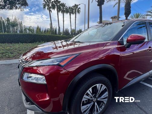 Photo 5 of 28 of 2022 Nissan Rogue SV