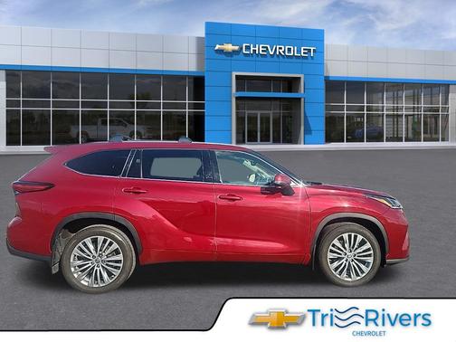 Platinum 2023 Toyota Highlander Platinum
