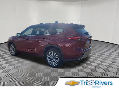 Platinum 2023 Toyota Highlander Platinum