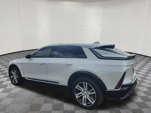 Crystal White Tricoat 2024 Cadillac LYRIQ Tech