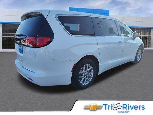 Bright White Clearcoat 2023 Chrysler Voyager LX