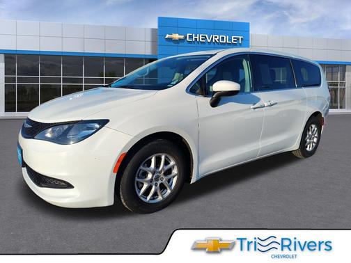 Bright White Clearcoat 2023 Chrysler Voyager LX
