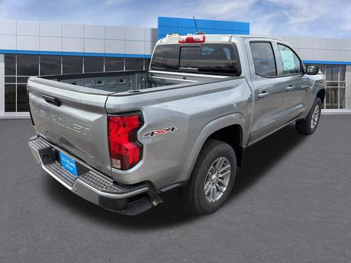 Sterling Gray Metallic 2026 Chevrolet Colorado LT